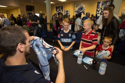 010514 - Sam Warburton and Leigh Halfpenny at Cardiff Blues signing session for fans - 