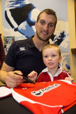 010514 - Sam Warburton and Leigh Halfpenny at Cardiff Blues signing session for fans - 