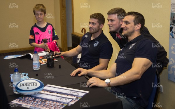 010514 - Sam Warburton and Leigh Halfpenny at Cardiff Blues signing session for fans - 
