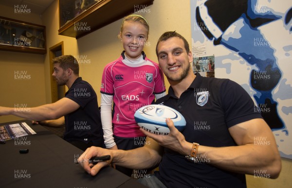 010514 - Sam Warburton and Leigh Halfpenny at Cardiff Blues signing session for fans - 