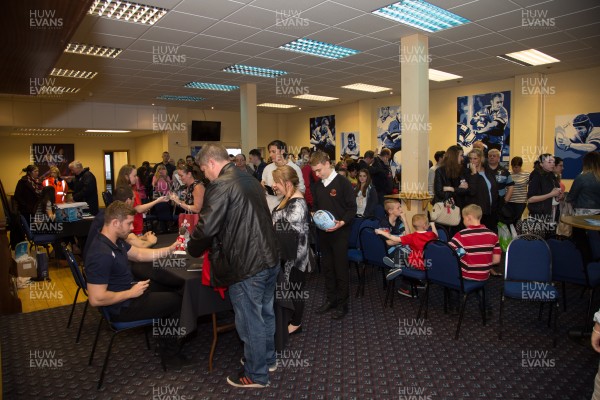 010514 - Sam Warburton and Leigh Halfpenny at Cardiff Blues signing session for fans - 