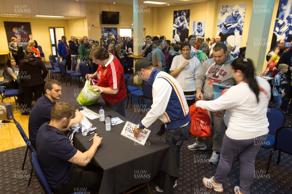 010514 - Sam Warburton and Leigh Halfpenny at Cardiff Blues signing session for fans - 