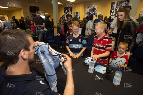 010514 - Sam Warburton and Leigh Halfpenny at Cardiff Blues signing session for fans - 