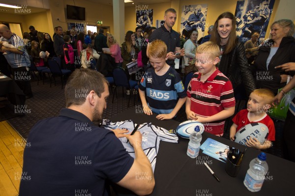 010514 - Sam Warburton and Leigh Halfpenny at Cardiff Blues signing session for fans - 