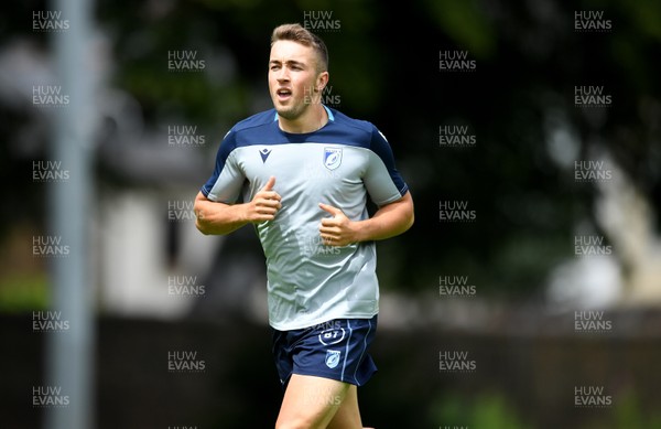 070720 - Cardiff Blues Training - Luke Scully during training