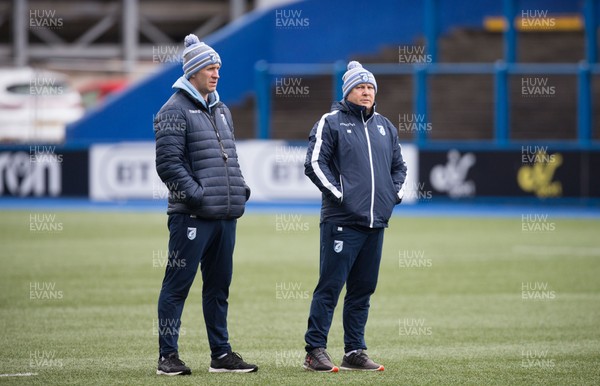 210319 - Cardiff Blues Training Session - Cardiff Blues coach John Mulvihill, right, and assistant coach Richard Hodges during training with Cardiff Blues