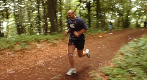 27.06.07 - Cardiff Blues Pre Season Training - Mark Lewis takes part in a hill run during training 