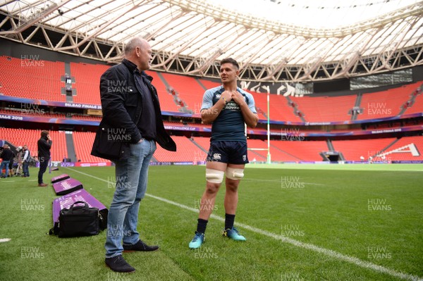 100518 - Cardiff Blues Rugby Training and Media Interviews - Ellis Jenkins talks to Ieuan Evans during training