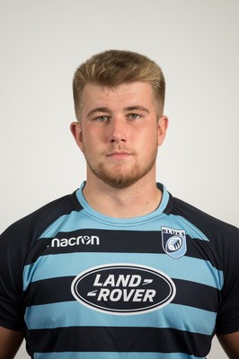 170918 - Cardiff Blues U18 Squad Portraits - Garyn Phillips