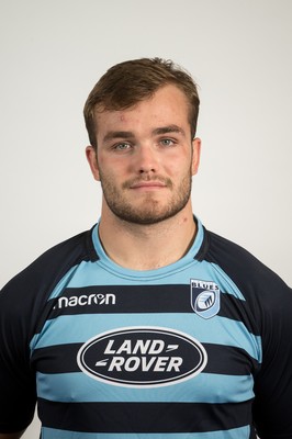 170918 - Cardiff Blues U18 Squad Portraits - Iestyn Haskins