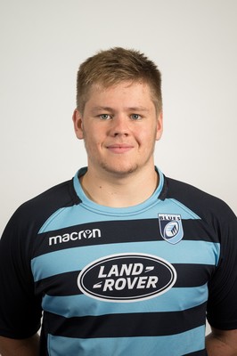 170918 - Cardiff Blues U18 Squad Portraits - Ieuan Pring