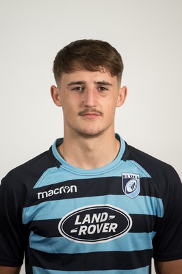 170918 - Cardiff Blues U18 Squad Portraits - Iwan Sheppard