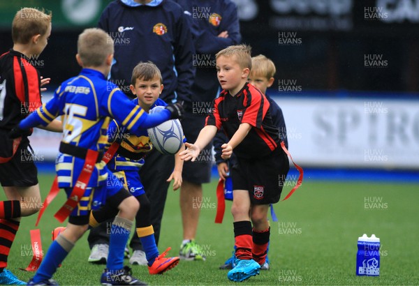 230815 - Cardiff Blues Under 8s Tag Festival - Abercynon take on Old Penarthians in semi Final two