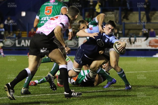230220 - Cardiff Blues v Benetton Rugby, Guinness PRO14 - Seb Davies of Cardiff Blues reaches out to score try