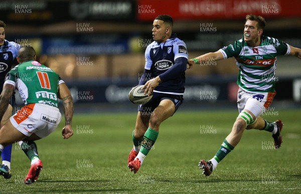 230220 - Cardiff Blues v Benetton Rugby, Guinness PRO14 - Ben Thomas of Cardiff Blues charges at the Benetton line