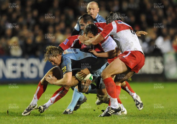 05.12.08 - Cardiff Blues v Biarritz - Heineken Cup - Cardiff's Andy Powell drives forwards. 