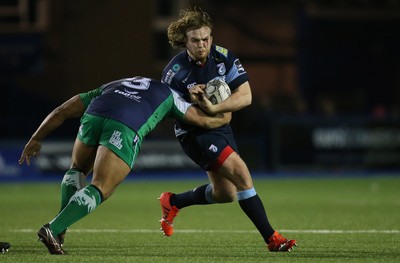 060315 - Cardiff Blues v Connacht, Guinness PRO12 - Cardiff Blues' Kristian Dacey is tackled by Connacht's Rodney Ah You 