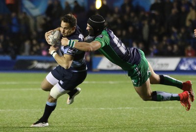 060315 - Cardiff Blues v Connacht, Guinness PRO12 - Cardiff Blues' Joaquin Tuculet is tackled by Connacht's Dave McSharry