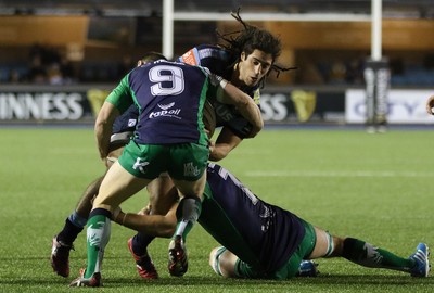 060315 - Cardiff Blues v Connacht, Guinness PRO12 - Cardiff Blues' Josh Navidi is tackled by Connacht's John Cooney and Connacht's Jake Heenan