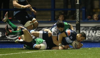 060315 - Cardiff Blues v Connacht, Guinness PRO12 - Cardiff Blues' Joaquin Tuculet powers over to score try