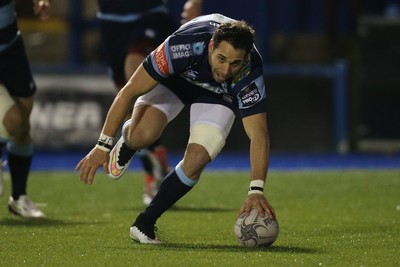 060315 - Cardiff Blues v Connacht, Guinness PRO12 - Cardiff Blues' Joaquin Tuculet raves in to score the winning try