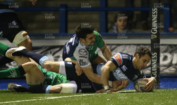 060315 - Cardiff Blues v Connacht, Guinness PRO12 - Cardiff Blues' Joaquin Tuculet powers over to score try