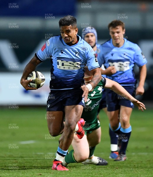 101020 - Cardiff Blues v Connacht - Guinness PRO14 - Rey Lee-Lo of Cardiff Blues gets clear