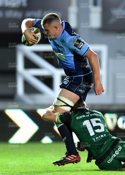101020 - Cardiff Blues v Connacht - Guinness PRO14 - Shane Lewis-Hughes of Cardiff Blues is tackled by John Porch of Connacht