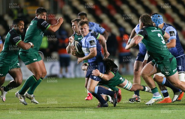 101020 - Cardiff Blues v Connacht, Guinness PRO14 - Jarrod Evans of Cardiff Blues looks for a way through the Connacht defence