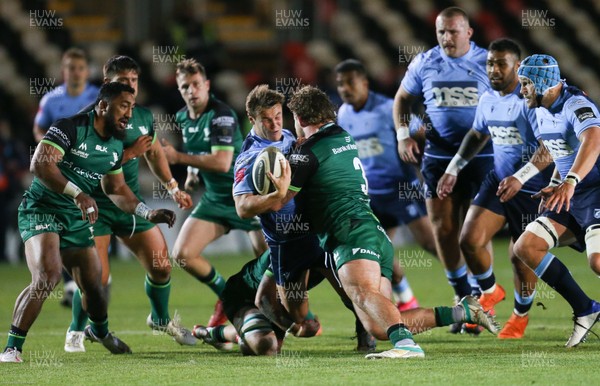 101020 - Cardiff Blues v Connacht, Guinness PRO14 - Jarrod Evans of Cardiff Blues looks for a way through the Connacht defence