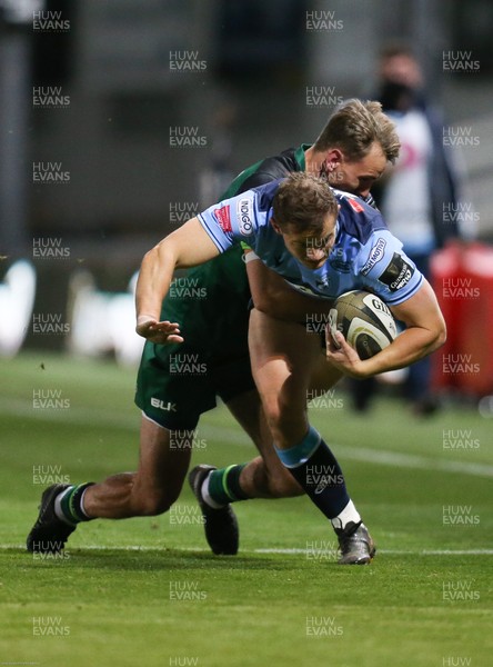 101020 - Cardiff Blues v Connacht, Guinness PRO14 - Hallam Amos of Cardiff Blues is tackled by John Porch of Connacht