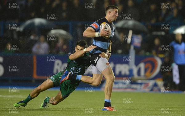 130913 - Cardiff Blues v Connacht - RaboDirect PRO12 -Alex Cuthbert of Cardiff Blues gets clear