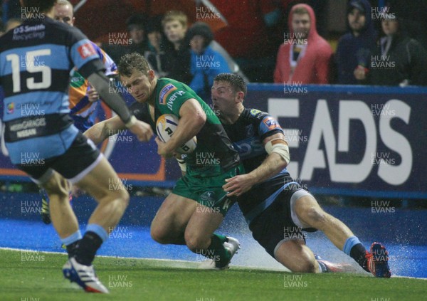 130913 Cardiff Blues v Connacht - RaboDirectPro12 -Connacht's Mat Healy is tackled by Blues' Alex Cuthbert