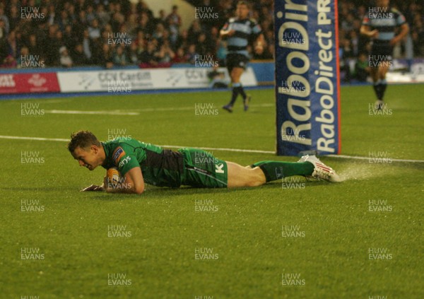 130913 Cardiff Blues v Connacht - RaboDirectPro12 -Connacht's MAtt Healy slides into score