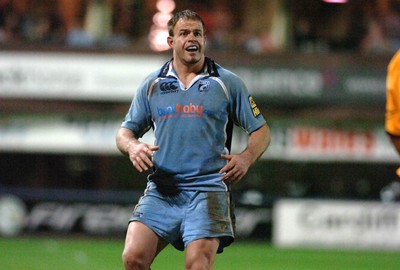 18.11.06 - Cardiff Blues v Connacht - Magners League - Blues' Xavier Rush 