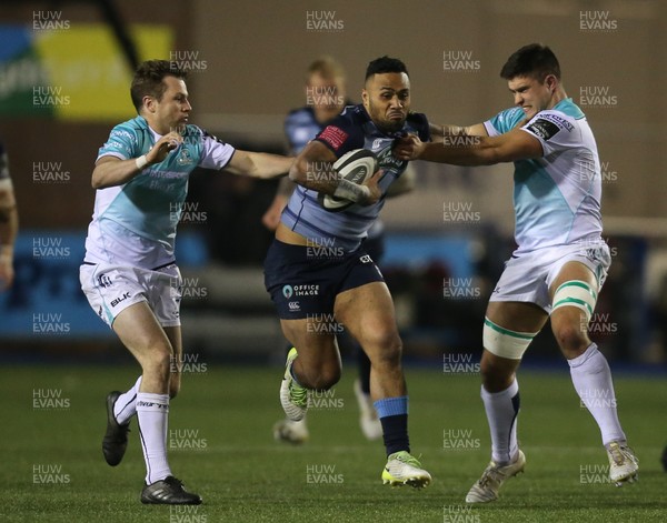 241117 - Cardiff Blues v Connacht, Guinness PRO14 - Willis Halaholo of Cardiff Blues charges through the Connacht defence