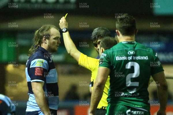 260119 - Cardiff Blues v Connacht - GuinnessPRO14 - Nick Williams of Cardiff Blues (hidden by referee Mike Adamson) is sent to the sin bin