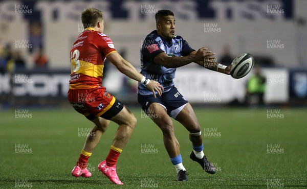 061017 - Cardiff Blues v Dragons Rugby - Guinness PRO14 - Willis Halaholo of Cardiff Blues off loads the ball