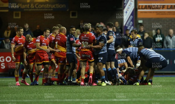 061017 - Cardiff Blues v Dragons Rugby - Guinness PRO14 - The teams have a misunderstanding