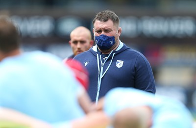 090521 - Cardiff Blues v Dragons, Guinness PRO14 Rainbow Cup - Cardiff Blues head coach Dai Young looks on during warm up