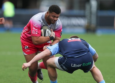 090521 - Cardiff Blues v Dragons, Guinness PRO14 Rainbow Cup - Leon Brown of Dragons takes on Kristian Dacey of Cardiff Blues