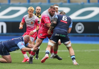 090521 - Cardiff Blues v Dragons, Guinness PRO14 Rainbow Cup - Greg Bateman of Dragons takes on Josh Turnbull of Cardiff Blues