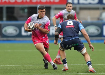 090521 - Cardiff Blues v Dragons, Guinness PRO14 Rainbow Cup - Chris Coleman of Dragons takes on Josh Turnbull of Cardiff Blues