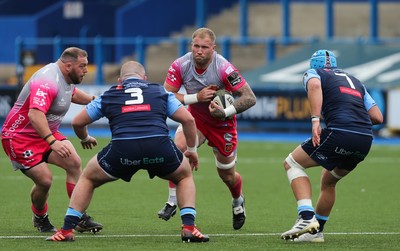 090521 - Cardiff Blues v Dragons, Guinness PRO14 Rainbow Cup - Ross Moriarty of Dragons charges at Dillon Lewis of Cardiff Blues and Olly Robinson of Cardiff Blues