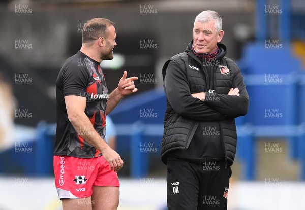 090521 - Cardiff Blues v Dragons - Guinness PRO14 Rainbow Cup - Jamie Roberts and Dragons Director Dean Ryan during the warm up
