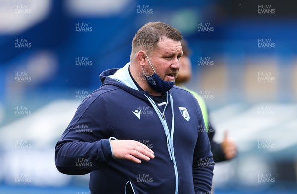 090521 - Cardiff Blues v Dragons, Guinness PRO14 Rainbow Cup - Cardiff Blues head coach Dai Young during warm up