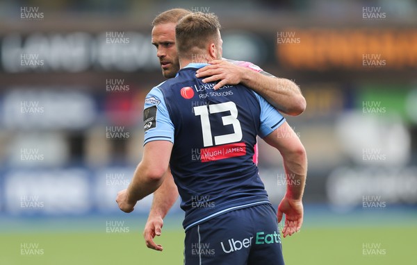 090521 - Cardiff Blues v Dragons, Guinness PRO14 Rainbow Cup - Owen Lane of Cardiff Blues is consoled by Jamie Roberts of Dragons after he is shown a red card