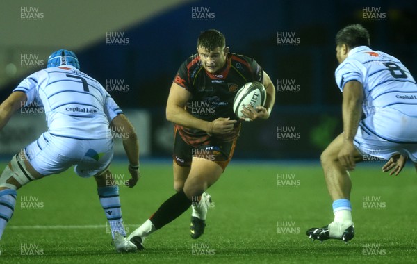 211218 - Cardiff Blues v Dragons Rugby - Guinness PRO14 - Elliot Dee of Dragons goes on the charge