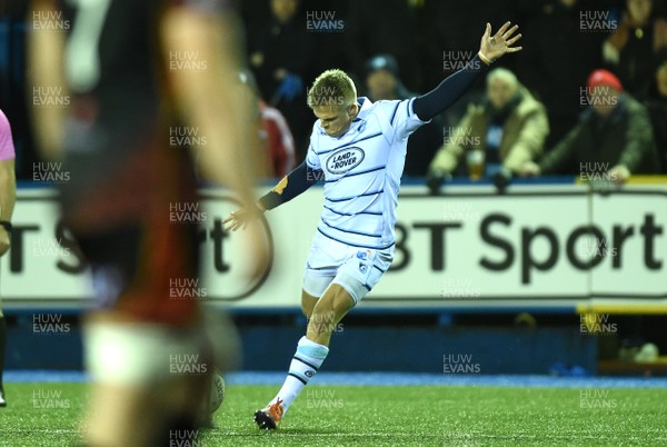211218 - Cardiff Blues v Dragons Rugby - Guinness PRO14 - Gareth Anscombe of Cardiff Blues kicks the winning kick