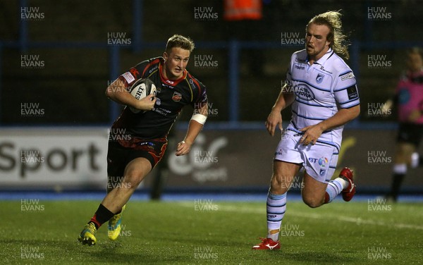 211218 - Cardiff Blues v Dragons - Guinness PRO14 - Jarryd Sage of Dragons runs in to score a try